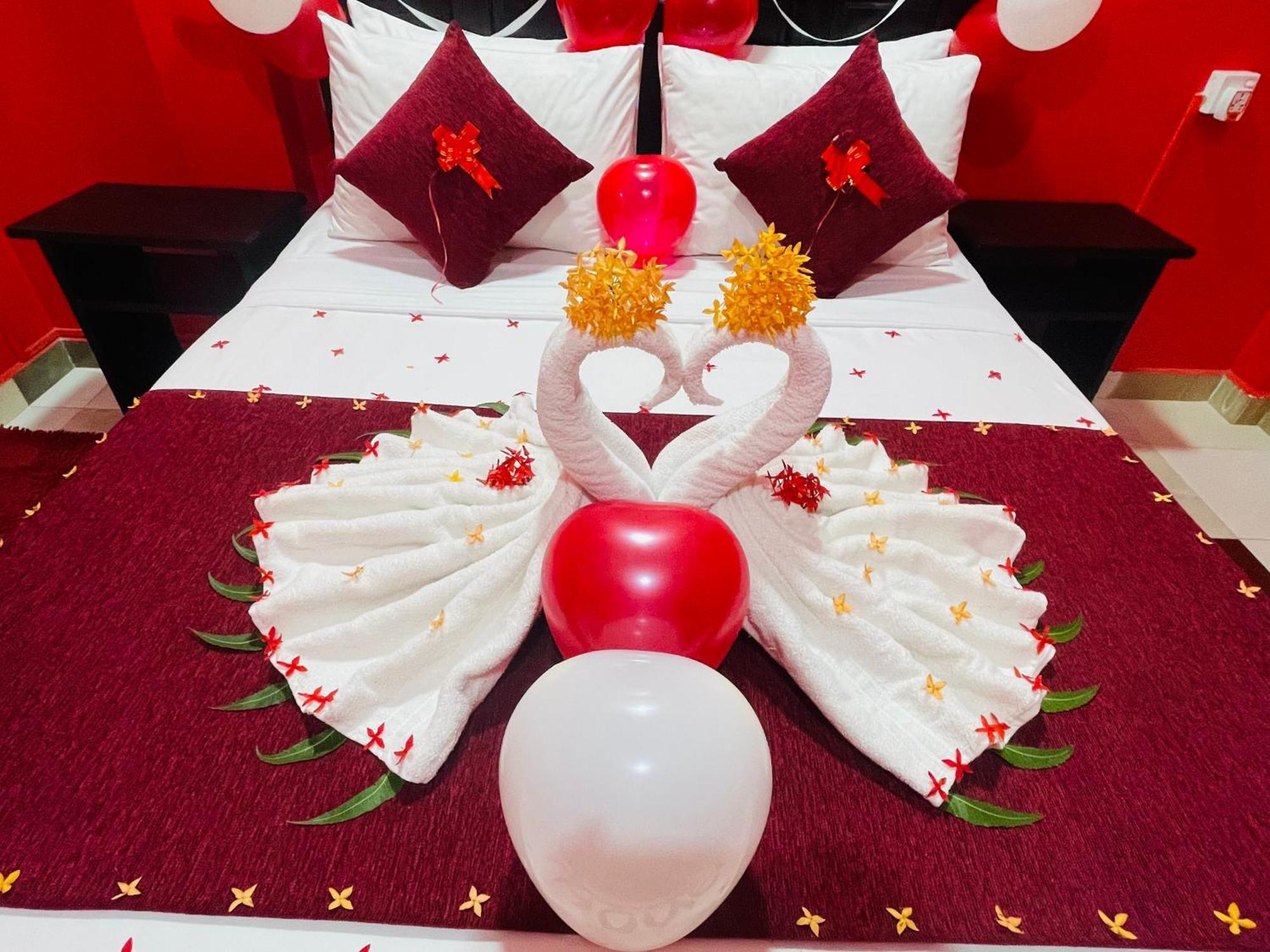 Hema Holiday Villa ตรินโคมาลี ภายนอก รูปภาพ